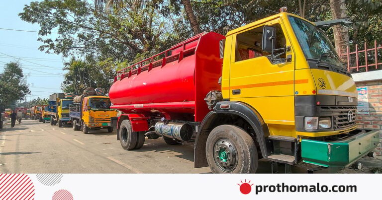 ইরান-ইসরায়েল যুদ্ধ: সাতক্ষীরায় পেট্রলপাম্পে তেল কেনার হিড়িক