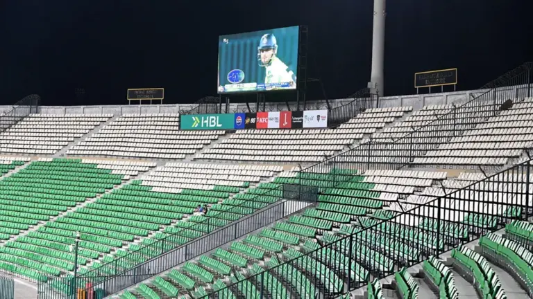 গ্যালারিতে দর্শক ফেরাতে প্রধানমন্ত্রীর কাছে ফ্র্যাঞ্চাইজিগুলোর আবেদন