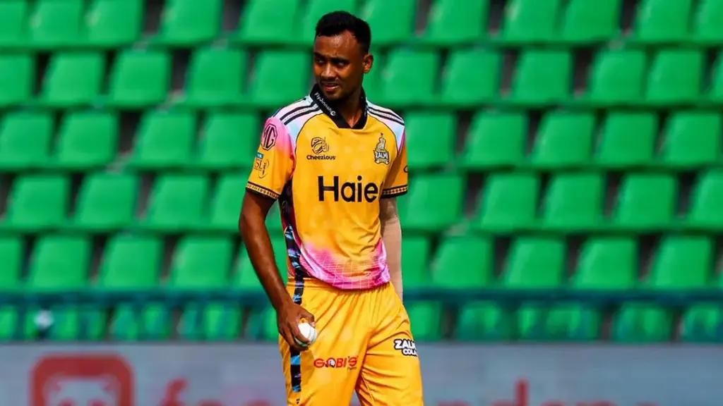 পিএসএল অভিষেকে মিতব্যয়ী শরিফুল