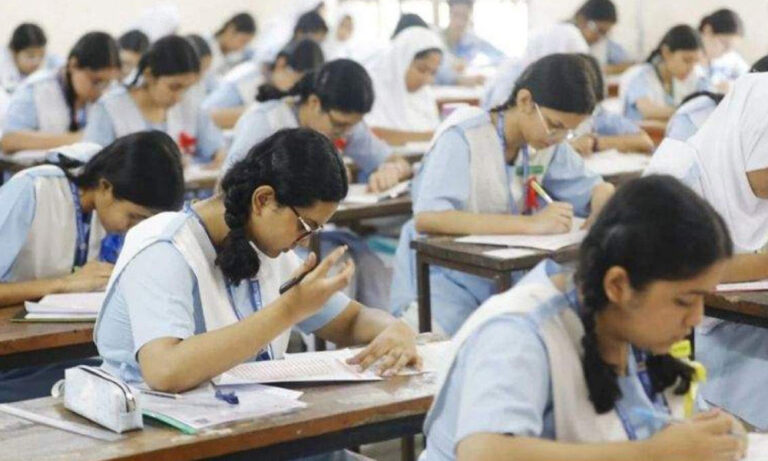 বাঘার সেই ৩৯ শিক্ষার্থীর ফরম পূরণ সম্পন্ন