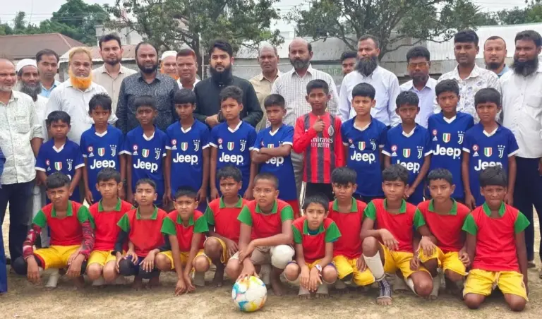 পোরশায় প্রাথমিক বিদ্যালয় গোল্ডকাপ ফুটবল টুর্নামেন্ট উদ্বোধন