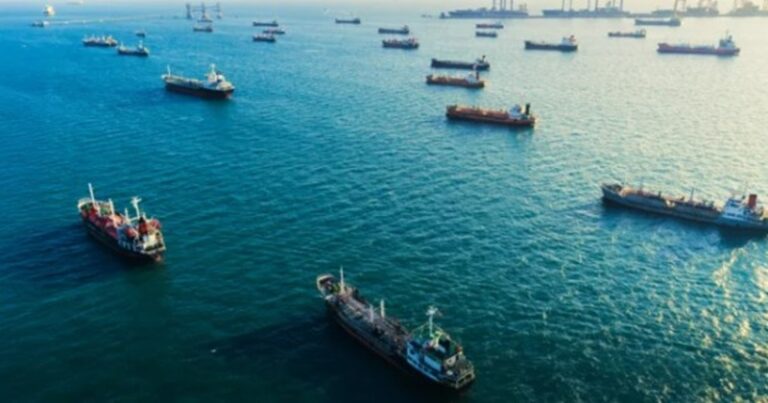 ইরানে দীর্ঘমেয়াদি নৌ-অবরোধের নির্দেশ দিলেন ট্রাম্প