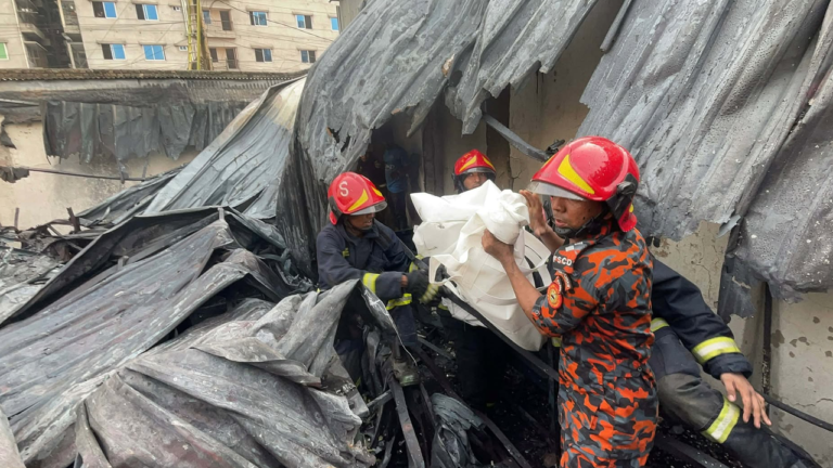 রাজধানীতে আগুনে পুড়ে নিহত ৪