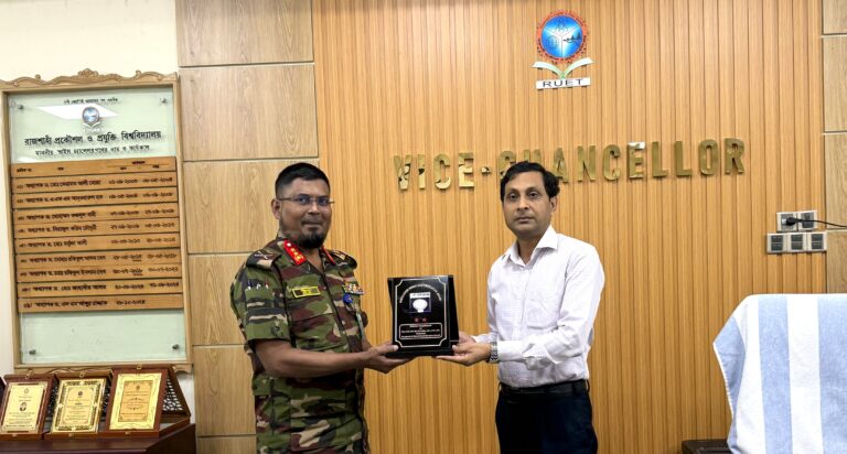 রুয়েট উপাচার্যের সাথে পল্লী বিদ্যুতায়ন বোর্ড চেয়ারম্যানের সৌজন্য সাক্ষাৎ