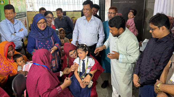 শিশুদের হাম-রুবেলা প্রতিরোধে রাসিকের ৪৩৮ কেন্দ্রে টিকাদান শুরু