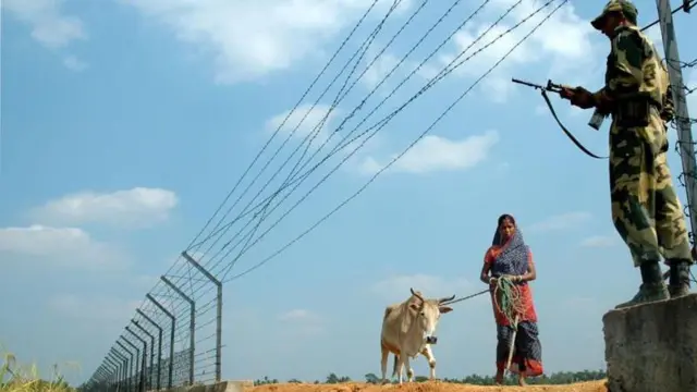 পশ্চিমবঙ্গে কাঁটাতারের বেড়া নির্মাণের তোড়জোড় ভারতের ভোটাধিকার কেড়ে নেওয়া মুসলিমদের বাংলাদেশে ঠেলে পাঠাতেই কি এই নীল নকশা?  