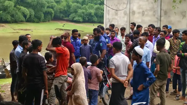 নাতনিকে ধর্ষণে বাধা দেওয়ায় দাদিকে হত্যা