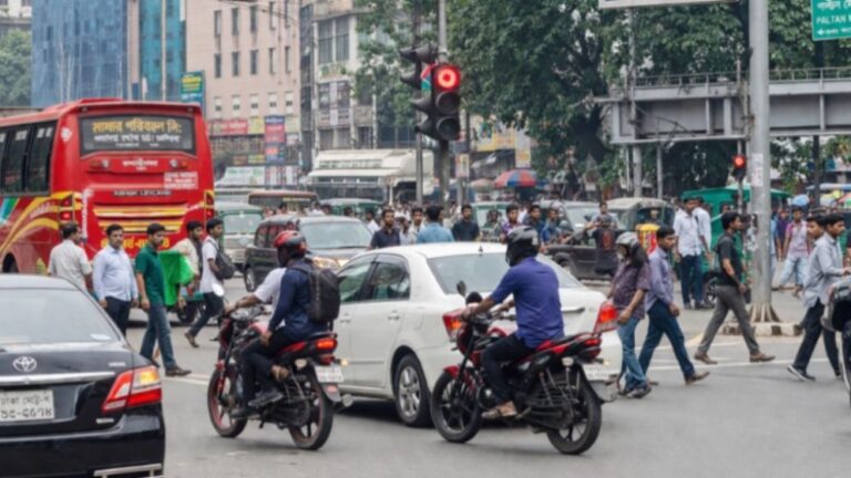 আইন ভাঙলে অটো নোটিশ, হাজিরা না দিলে গ্রেফতারি পরোয়ানা