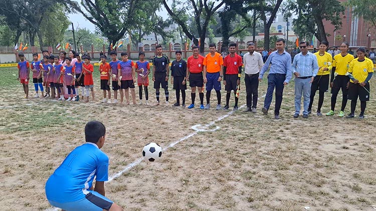 জয়পুরহাটে গোল্ডকাপ ফুটবল টুর্নামেন্ট শুরু