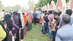 জয়পুরহাটে টিসিবির পণ্য বিক্রি শুরু
