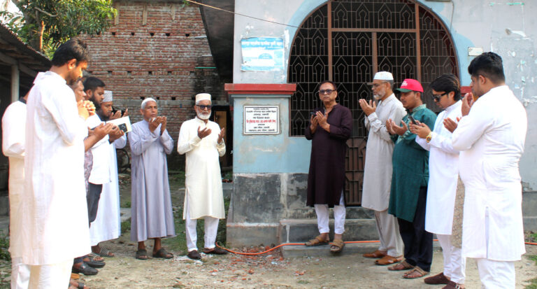 মোহনপুরে উন্নয়ন প্রকল্প  পরিদর্শনে জেলা পরিষদ  প্রশাসক