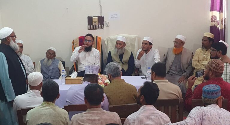 তানোরে সাব রেজিস্ট্রি অফিস পরিদর্শন করলেন এমপি মুজিবুর রহমান