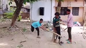 নগরীতে গাছে বেঁধে নির্যাতনের ঘটনায় দুইজন আটক