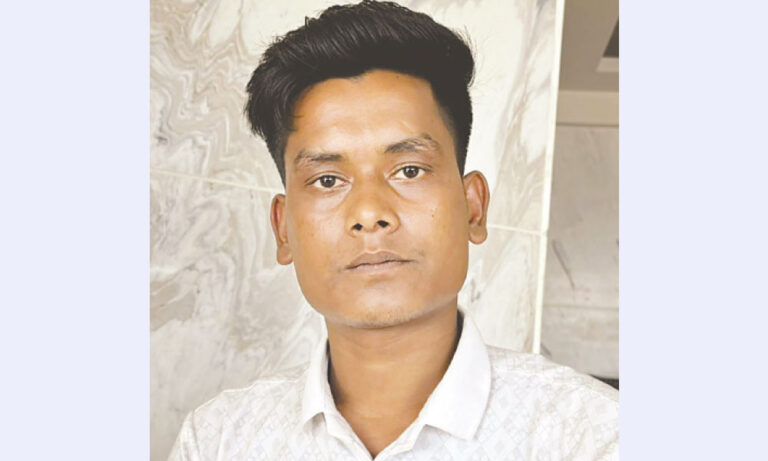 সাগরে হাবুডুবুর ৩৬ ঘণ্টা নোনা পানি গিলে ডুব দিছি যাতে তাড়াতাড়ি মরি
