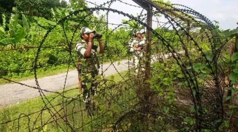 পশ্চিমবঙ্গে বাংলাদেশ সীমান্তে কাঁটাতারের বেড়া নির্মাণ শুরু