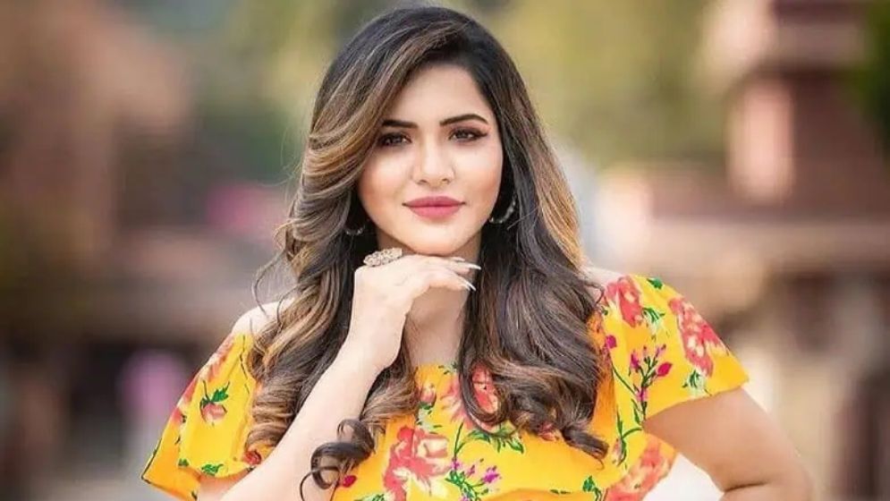 প্রবাসী যুবককে ঠকিয়ে ৯ কোটি রুপি আত্মসাৎ, ফেঁসে যাচ্ছেন জনপ্রিয় অভিনেত্রী