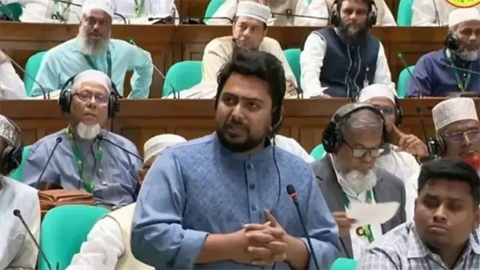 প্রেসিডেন্টকে অপসারণ করে গ্রেপ্তার করা প্রয়োজন: নাহিদ ইসলাম