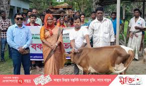 বড়াইগ্রামে ক্ষুদ্রনৃ-গোষ্ঠীদের মাঝে ছাগল বিতরণ