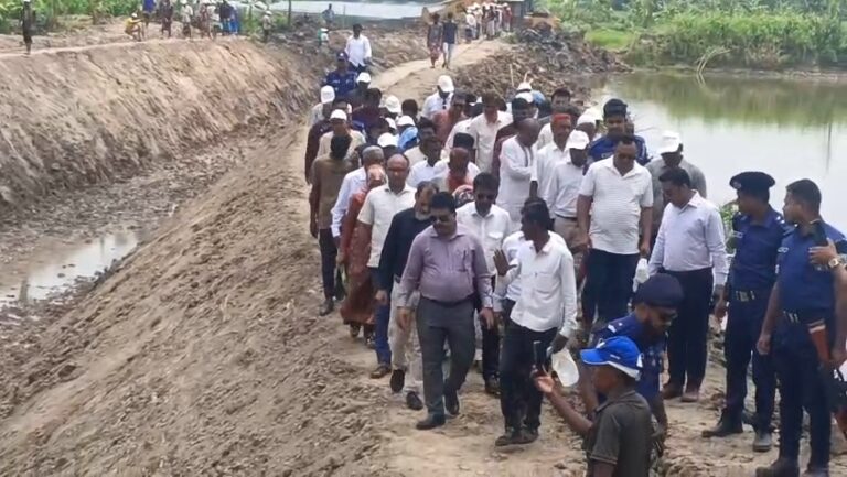 বাগমারায় খাল পুনঃখনন কাজ পরিদর্শনে ত্রাণ সচিব