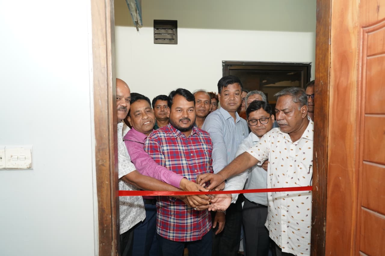 রাসিক কর্মচারী ইউনিয়ন কার্যালয়ের উদ্বোধন