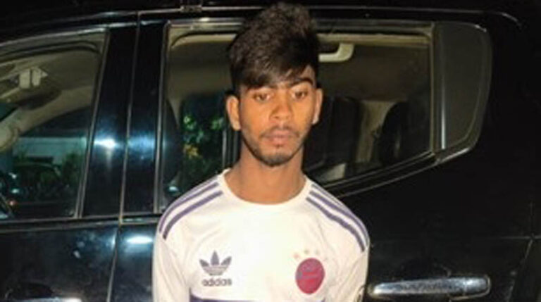 পুঠিয়ায় ১শ’ পিস ইয়াবাসহ যুবক আটক