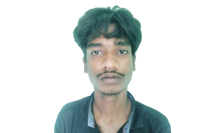নাটোরে ৫ বছরের শিশুকে ধর্ষণ, অপরাধীর শাস্তির দাবিতে মানববন্ধন