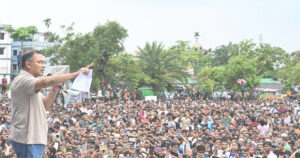 ক্ষমতা হারিয়ে অনেকে পালালেও খালেদা জিয়া দেশ ছাড়েননি