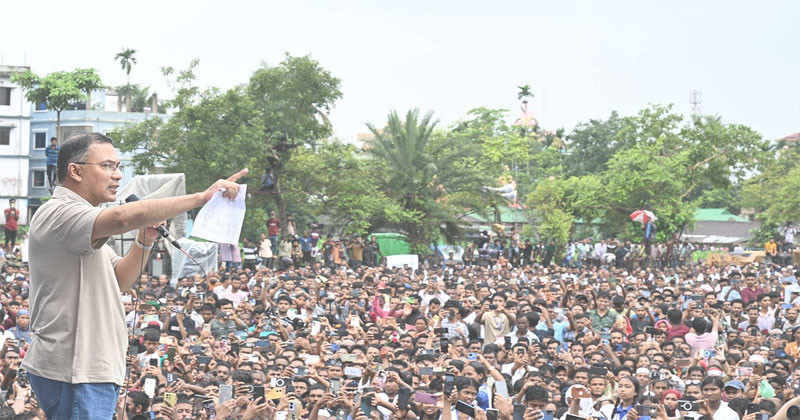 ক্ষমতা হারিয়ে অনেকে পালালেও খালেদা জিয়া দেশ ছাড়েননি