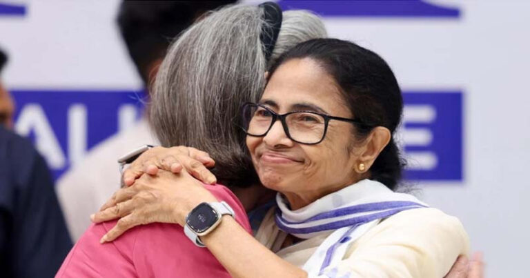 যে শর্তে কংগ্রেসে যোগ দিচ্ছেন মমতা?