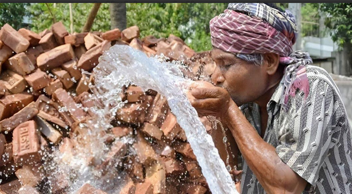 রাজশাহীতে তীব্র তাপদাহে জনজীবন বিপর্যস্ত