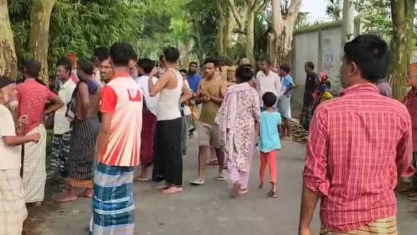 গোদাগাড়ীতে গাছ থেকে যুবকের ঝুলন্ত লাশ উদ্ধার