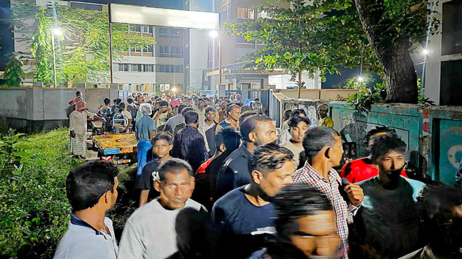 পাবনায় আটক যুবলীগ নেতাকে ছাড়িয়ে নিল গ্রামবাসী