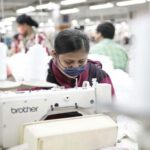 ভেতরে-বাইরে চাপে পোশাক খাত, কমছে রপ্তানি          