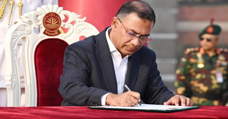 বেতনের ১০ শতাংশ গরিবদের জন্য সরকারি কোষাগারে ফিরিয়ে দেন প্রধানমন্ত্রী