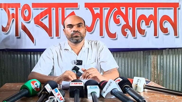 মান্দায় ভুক্তভোগী শিক্ষকের সংবাদ সম্মেলন