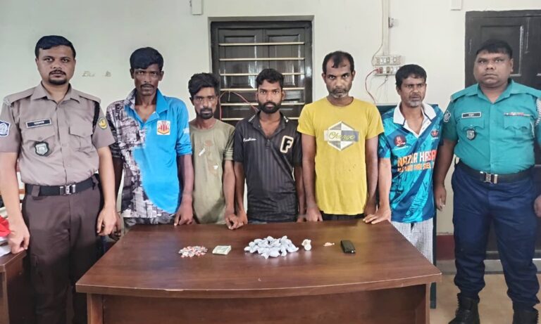 নগরীতে পুলিশের মাদকবিরোধী অভিযানে ৯ কারবারী আটক