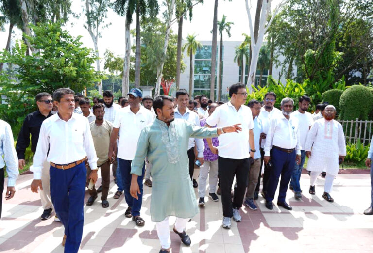 রাসিক প্রশাসক ও প্রাণিসম্পদ অধিদপ্তরের ডিজির পরিদর্শন বিশ্বমানের আদলে সাজবে রাজশাহী কেন্দ্রীয় উদ্যান ও চিড়িয়াখানা
