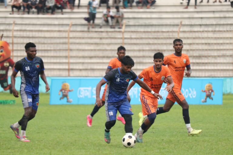 জেলা প্রশাসক গোল্ডকাপ ফুটবল টুর্নামেন্টে মোহনপুর জয়ী