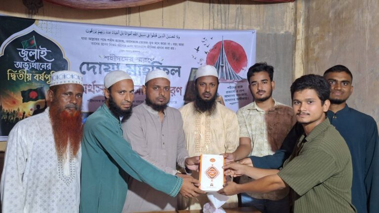 তানোরে ছাত্রদের মাঝে কুরআন বিতরন করল ছাত্রশিবির