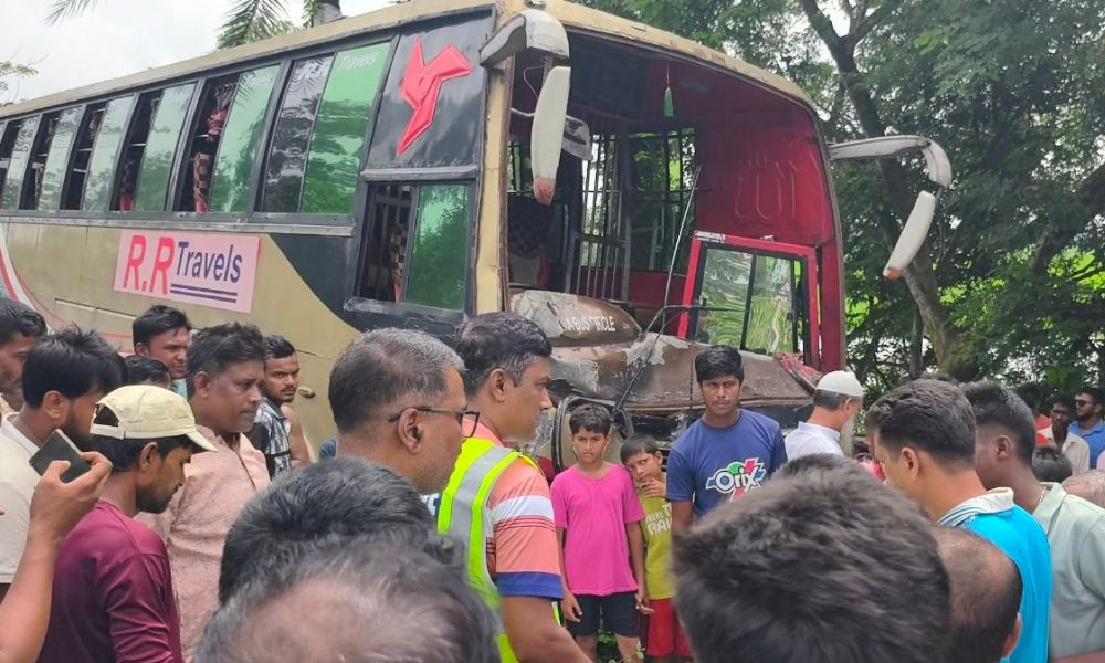 নাটোরে বাস-ভটভটির সংঘর্ষে নিহত ৩