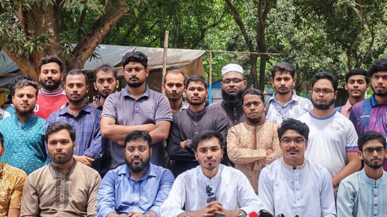রাকসু জিএস আম্মারের খরচের বাজেট নিয়ে অসন্তোষ রাবি শিবির সভাপতির