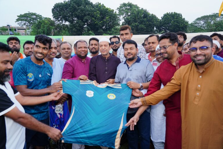জেলা প্রশাসক গোল্ডকাপ টুর্নামেন্টে রাসিক  দলের জার্সি উন্মোচন ও বিতরণ