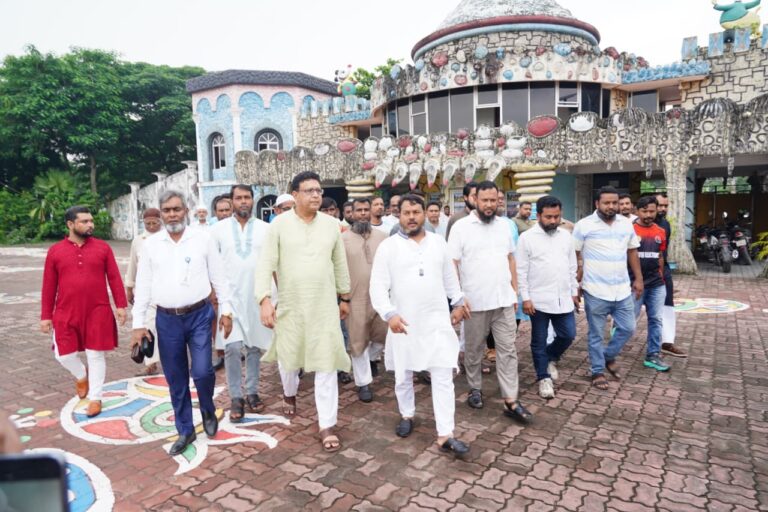 রাজশাহীর ‘মিনি সুইজারল্যান্ড’ পরিদর্শনে রাসিক প্রশাসক ও প্রাণিসম্পদের ডিজি