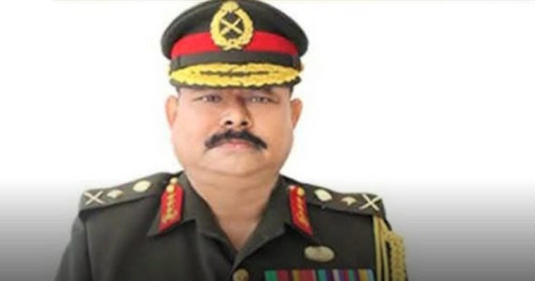 সাবেক সেনাপ্রধান আজিজকে  ফেরাতে ইন্টারপোলে রেড নোটিশের উদ্যোগ