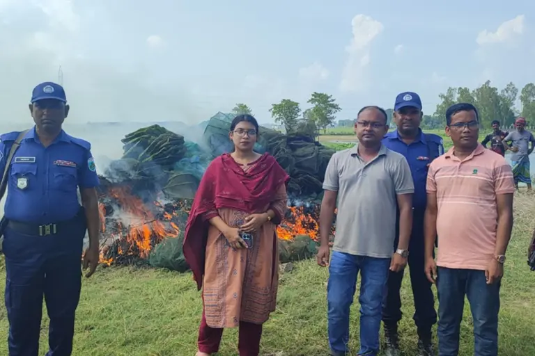 সিংড়ায় ৬৯ চায়না দুয়ারি জাল আগুনে পুড়িয়ে ধ্বংস