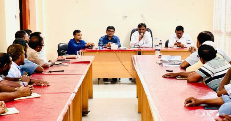 মাঠপর্যায়ে গিয়ে মতবিনিময়  করেন বিএমডিএ নির্বাহী  পরিচালক