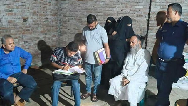 গোদাগাড়ীতে কৃষকদের না দিয়ে ৫শ’ বস্তা সার মজুত, ডিলারের কারাদণ্ড