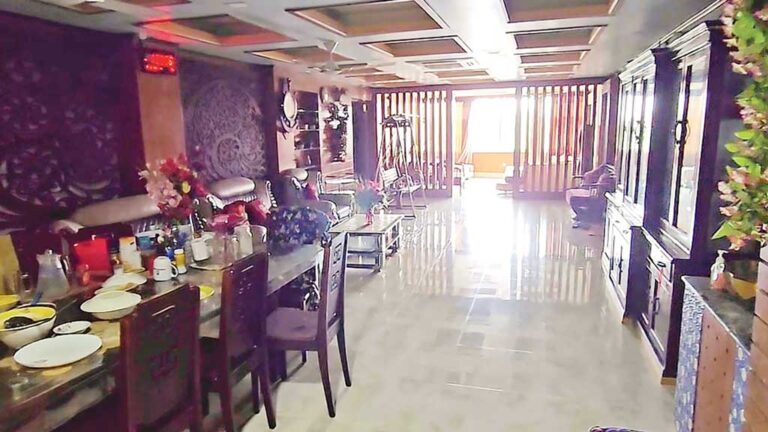 আরডিএর মার্কেট গিলেছেন তিনি