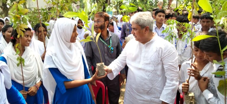 প্রাকৃতিক ভারসাম্য রক্ষায় বৃক্ষরোপণের কোনো বিকল্প নেই: এমপি মিলন