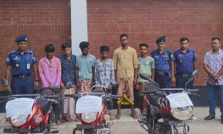 চাঁপাইনবাবগঞ্জে আন্ত জেলা মোটরসাইকেল চোরচক্রের ৬ সদস্য গ্রেপ্তার